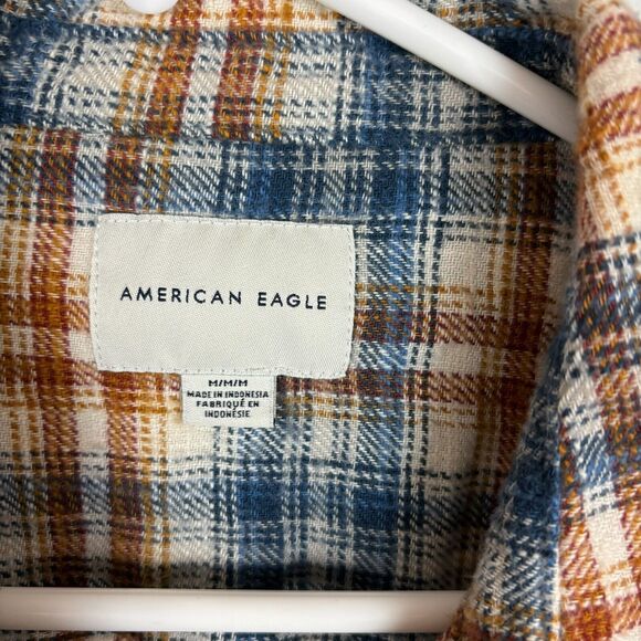 American Eagle Cropped Flannel Button Down Women's Medium - Picture 2 of 4